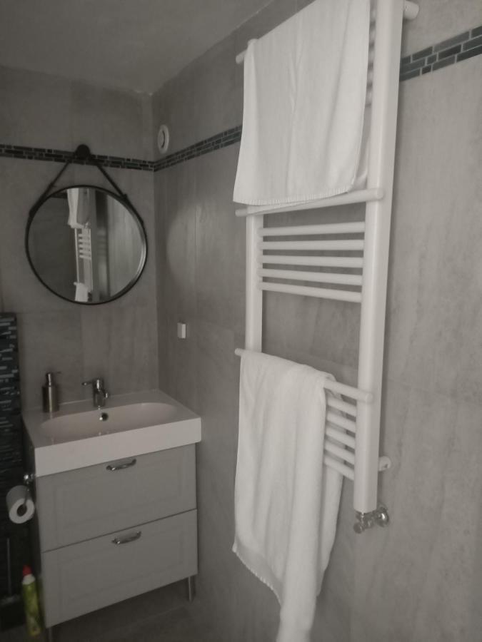 Apartment Le Petit Cocon - Parking Prive - Lyon Sud *