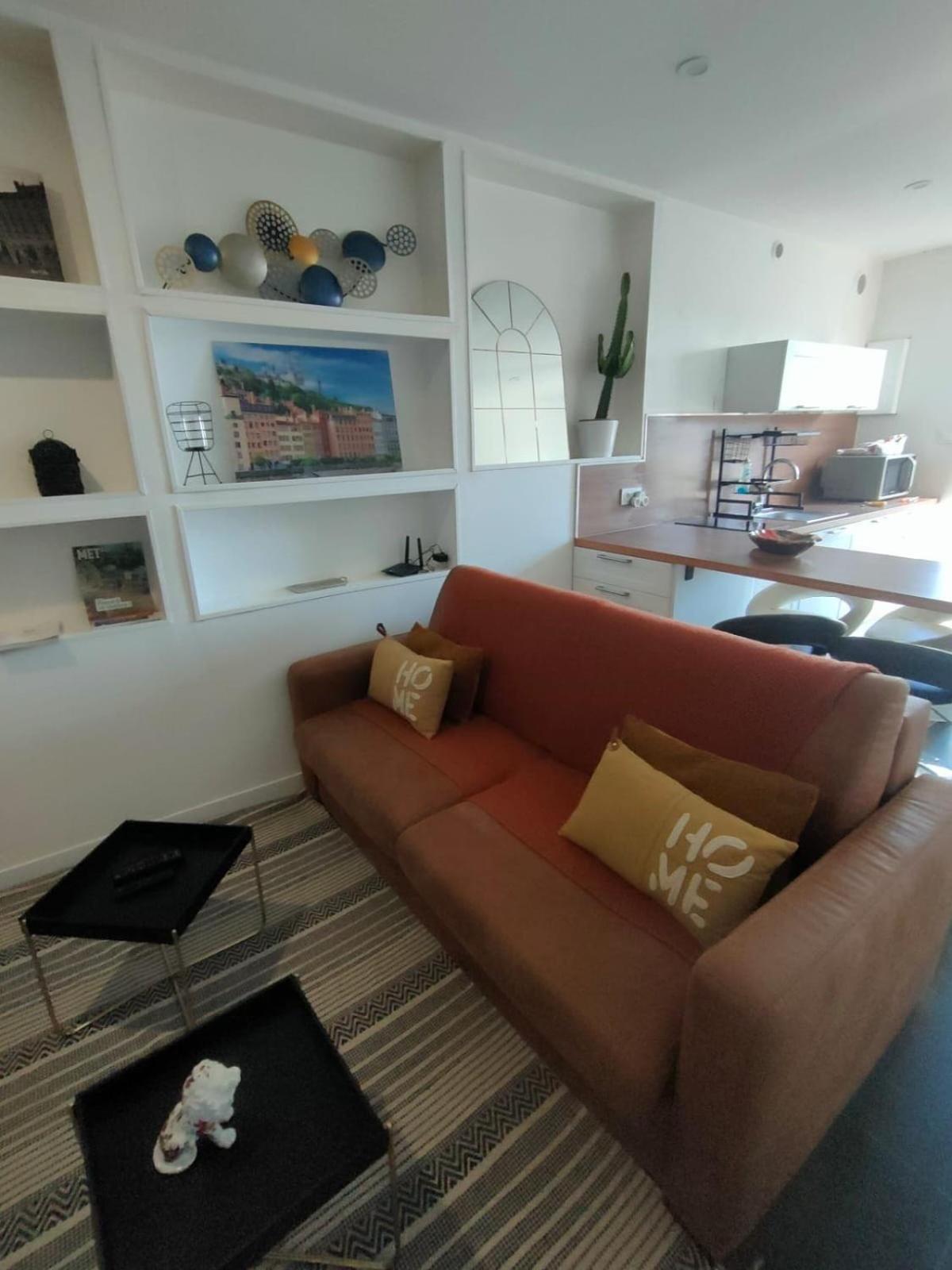 Apartment Le Petit Cocon - Parking Prive - Lyon Sud